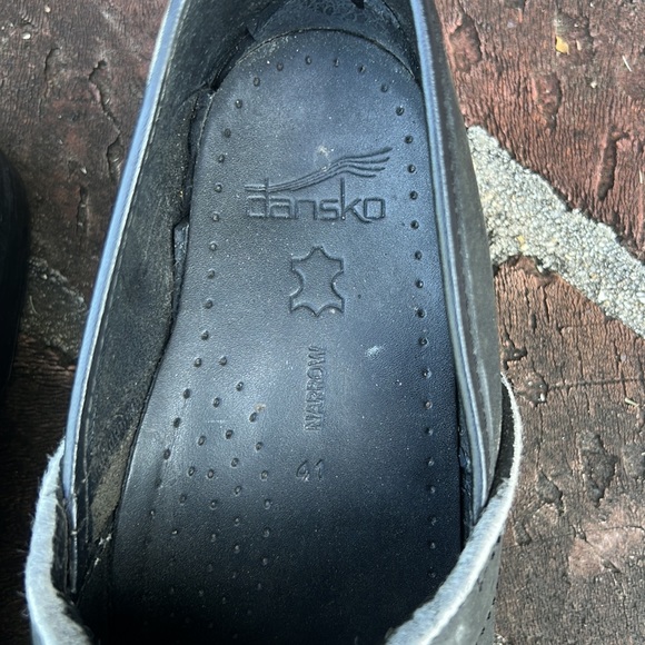 Dansko matte black slip on clogs size 41 narrow - Picture 3 of 7